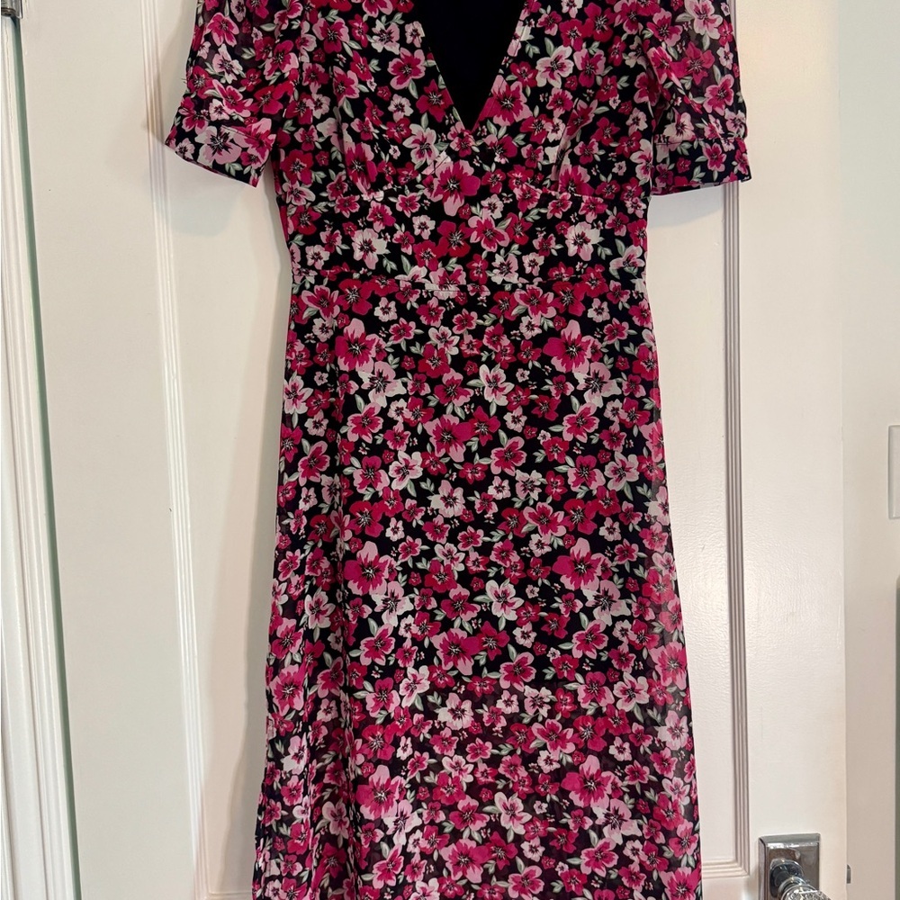 H&M Divided Floral Midi Dress – Size XS 🌸